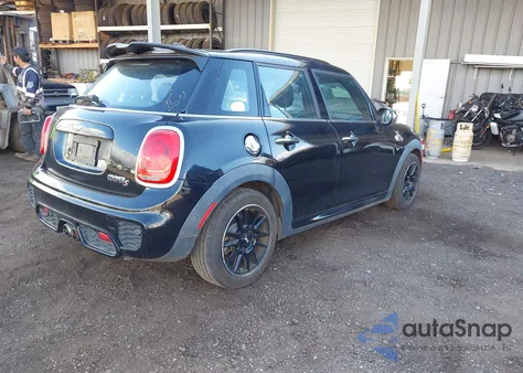 2016 Mini Hardtop Cooper S from USA, damaged, VIN WMWXU3C51G2D30627